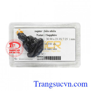 Mặt phật sapphire tuổi Tuất-Hợi được chế tác tinh xảo và tinh tế.
