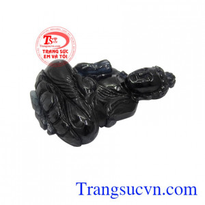 Mặt phật sapphire tuổi Tuất-Hợi món quà ý nghĩa để dành tặng bố mẹ hay ông bà vào những dịp đặc biệt.