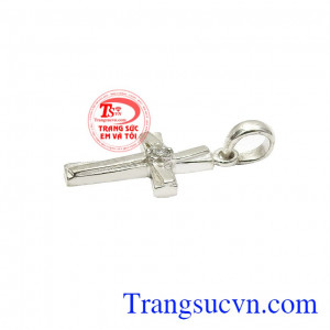 Thánh giá tượng trưng cho sự hy sinh của Chúa cho toàn nhân loại. Mặt thánh giá bạc yêu thương