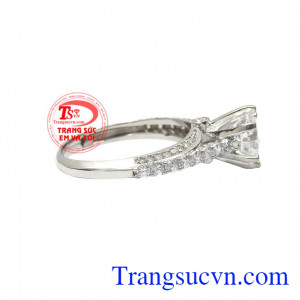 Chiếc nhẫn phù hợp với cá tính sẽ giúp người dùng thêm tự tin và tỏa sáng. Nhẫn bạc nữ kiêu sa