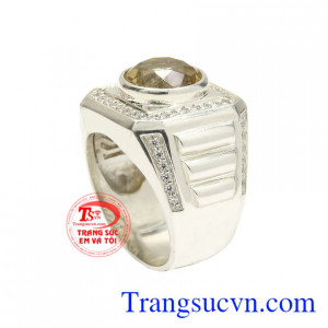 Nhẫn nam bạc đá quý hiện đang là xu hướng trang sức được nhiều nam giới lựa chọn.