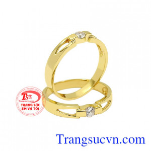 Nhẫn cưới kết duyên đôi lứa đẹp.