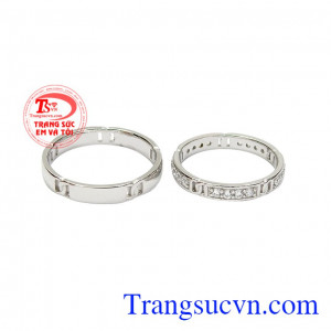 Nhẫn cưới vàng trắng ngọt ngào là xu hướng đang được các bạn trẻ đặc biệt yêu thích. 