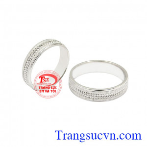 Các chi tiết được chế tác tinh xảo theo công nghệ hiện đại mang tới sản phẩm hoàn mỹ. Nhẫn cưới vàng trắng thời trang