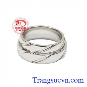 Sản phẩm nhận chế tác theo yêu cầu, khắc chữ miễn phí. Nhẫn cưới vàng trắng viên mãn