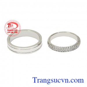 Nhẫn cưới yêu thương trọn vẹn là mẫu nhẫn cưới đang được rất nhiều khách hàng ưa chuộng hiện nay.