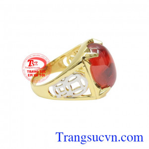 Với chiếc nhẫn này, người dùng dễ dàng kết hợp cùng các trang phục khác nhau. Nhẫn nam vàng kim tiền