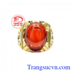 Những đồng tiền xu được kết nối với nhau mang ý nghĩa tiền tài luôn nối tiếp, không bao giờ kết thúc giúp cho người dùng được thịnh vượng và giàu có. Nhẫn nam vàng kim tiền