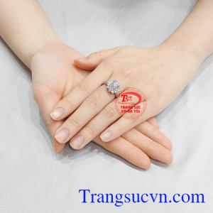 Nhẫn nữ bạc lấp lánh