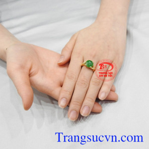 Nhẫn nữ vàng cẩm thạch may mắn