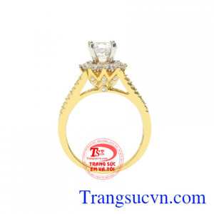Chiếc nhẫn này sẽ là lựa chọn hoàn mỹ dành cho các cô gái yêu thích sự lộng lẫy, kiêu sa.