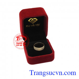 Với những cô nàng cá tính và yêu thích thời trang thì đây là chiếc nhẫn phù hợp với bạn. Nhẫn phong cách cá tính phái đẹp