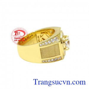 Không chỉ có phụ nữ mà ngày nay, phái mạnh cũng rất quan tâm tới các món đồ trang sức. Nhẫn vàng bản lĩnh phái mạnh
