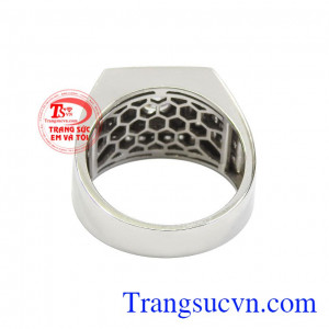 Nhẫn vàng trắng nam nhập khẩu được nhiều khách hàng yêu thích và lựa chọn. 