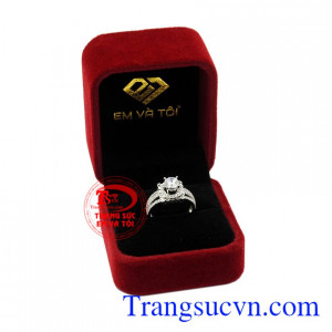 Nhẫn vàng trắng phái đẹp chất lượng.
