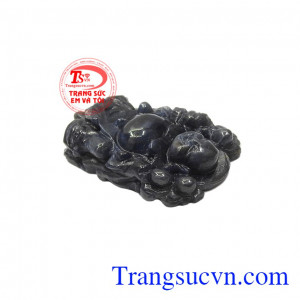 Đây là mặt phật mang nhiều ý nghĩa tốt lành, thích hợp để làm quà tặng cho người thân và bạn bè. Phật di lặc sapphire vui vẻ