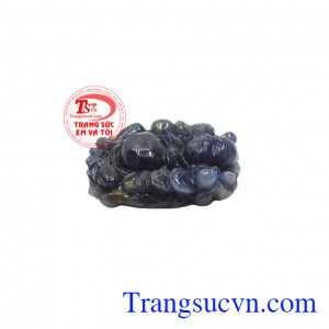 Sản phẩm được rất nhiều khách hàng lựa chọn để làm mặt dây trang sức phong thủy. Phật di lặc tài lộc đá sapphire