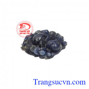 Đây là vị phật không chỉ đem lại tài lộc và may mắn, mà còn giúp bạn có được sự vui vẻ, hoan hỉ. Phật di lặc tài lộc đá sapphire