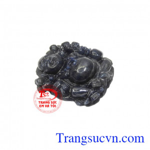 Hình ảnh của phật cũng giúp cho người dùng có tâm trí hanh thông, giảm căng thẳng, mệt mỏi để đưa ra những quyết định đúng đắn. Phật di lặc thành công đá sapphire