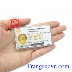 Người ta tin rằng, thạch anh vàng mang đến tài lộc và may mắn cho chủ nhân. Thạch anh vàng ép vỉ sung túc