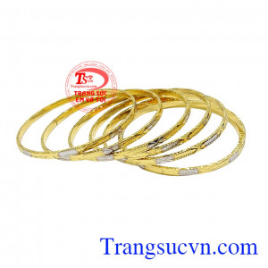 Vòng tuần hay còn gọi là vòng xi men mang ý nghĩa may mắn cho người dùng. Vòng tuần vàng phong cách