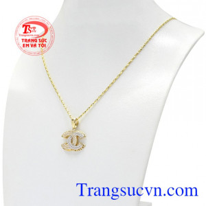 Chắc hẳn đây sẽ là món quà tặng ý nghĩa và lấp lánh dành cho người con gái thân yêu của bạn.