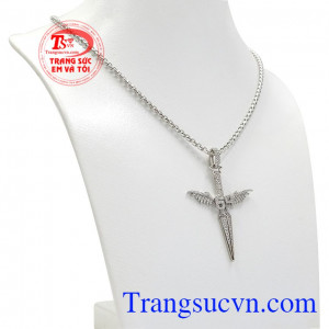 Bộ trang sức kiếm phong cách nổi bật với thiết kế thời trang, lịch lãm.
