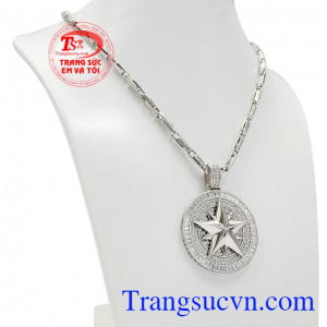 Bộ trang sức ngôi sao vàng trắng với thiết kế độc đáo, phong cách và nam tính. 