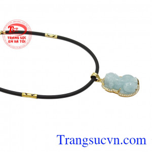 Vì thế, các sản phẩm chạm khắc tỳ hưu luôn được nhiều khách hàng yêu thích và lựa chọn. Bộ trang sức tỳ hưu aquamarine