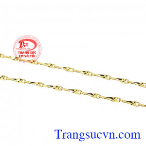 Dây chuyền giúp tôn lên nét đẹp nữ tính của người phụ nữ. Dây chuyền nữ tính vàng tây