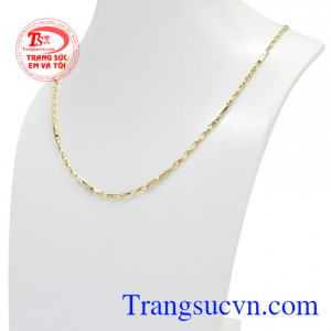 Bởi nó không chỉ tiện dụng mà còn mang lại vẻ thời trang giúp người đeo nổi bật và thu hút hơn.