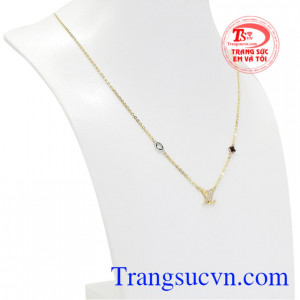 Dây chuyền vàng nữ thanh lịch là món đồ trang sức không thể thiếu với những cô nàng hiện đại.