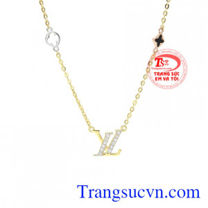 Dây chuyền vàng nữ thanh lịch được nhập khẩu từ Hàn Quốc.