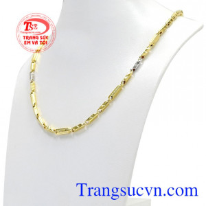 Trang sức vàng hiện nay rất được ưa chuộng bởi nó tôn lên được vẻ đẹp đẳng cấp, sang trọng cho người đeo.