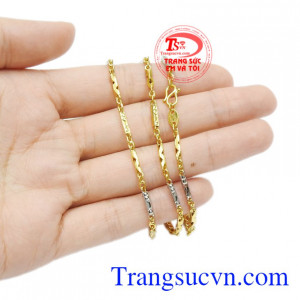 Dây chuyền vàng xu hướng tinh tế.