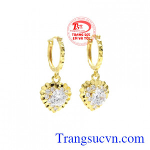 Mỗi một cô gái lại có những phong cách, cá tính riêng và phù hợp với từng kiểu hoa tai khác nhau.