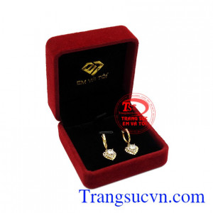 Hoa tai trái tim dễ thương tinh tế.