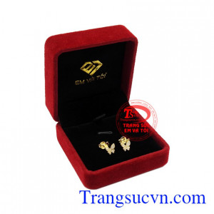 Hoa tai vàng hồ điệp xinh xắn.