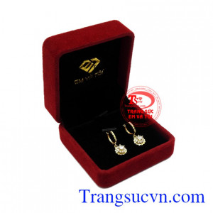 Hoa tai vàng tây đáng yêu tinh tế.