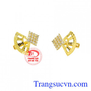 Không chỉ đơn giản là món trang sức hiện đại mà còn giúp chủ nhân trông thu hút và lôi cuốn hơn, toát lên được vẻ sành điệu cho phái đẹp.