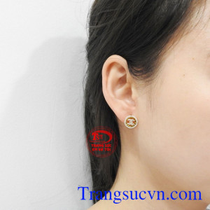 Hoa tai vàng tây xu hướng