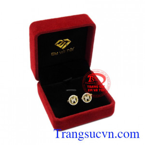 Hoa tai vàng tây xu hướng chất lượng.