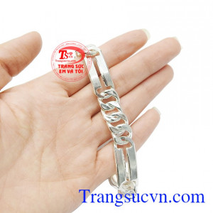 Lắc Nam Sang Trọng nhận đặt chế tác theo yêu cầu của khách hàng.