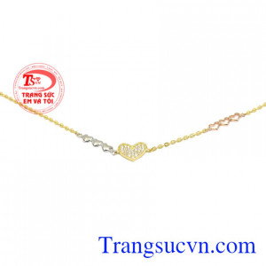 Với chiếc lắc tay này, người dùng sẽ càng thêm tự tin và xinh đẹp hơn. Lắc tay trái tim yêu thương