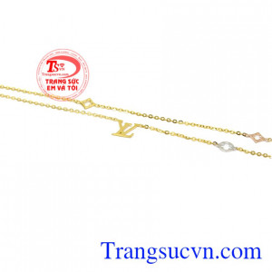 Lắc tay vàng phong cách với thiết kế trẻ trung và cá tính. 