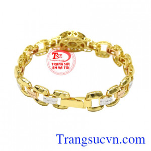 Chiếc lắc tay vàng này sẽ là một món quà bất ngờ để dành tặng cho người thân và bạn bè.