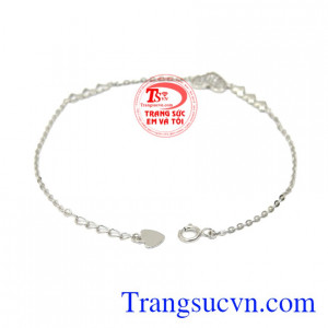 Lắc tay vàng trắng yêu thương là một sản phẩm mới được nhập khẩu từ Hàn Quốc. 