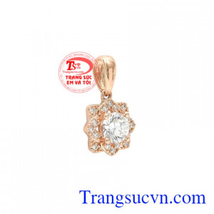 Mặt dây vàng hồng trang nhã là một sản phẩm mới của Trang sức Em và Tôi. 