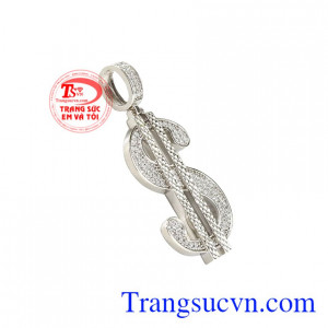 Chiếc mặt dây này khi kết hợp cùng dây chuyền vàng trắng chất lượng mang đến vẻ thời thượng cho phái mạnh.