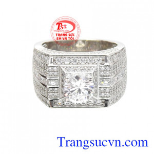 Nhẫn bạc nam không chỉ là món đồ trang sức mà còn giúp phái mạnh thể hiện phong cách bản thân.